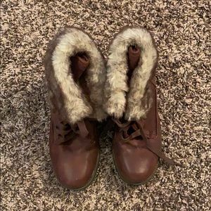 Lace up fur boots